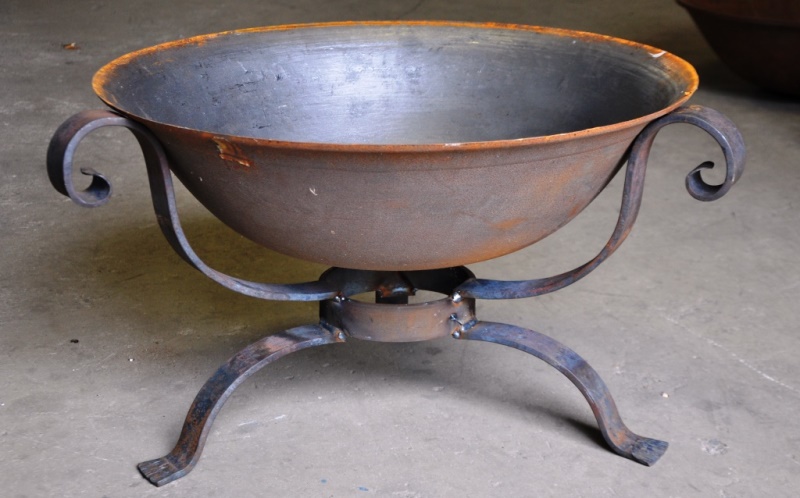 750mm Firebowl & wrought iron stand