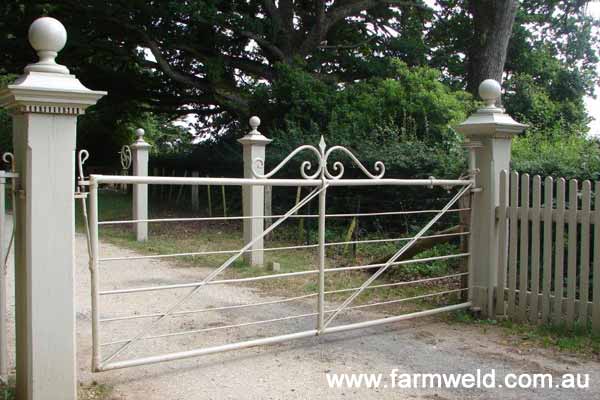 Daylesford gate